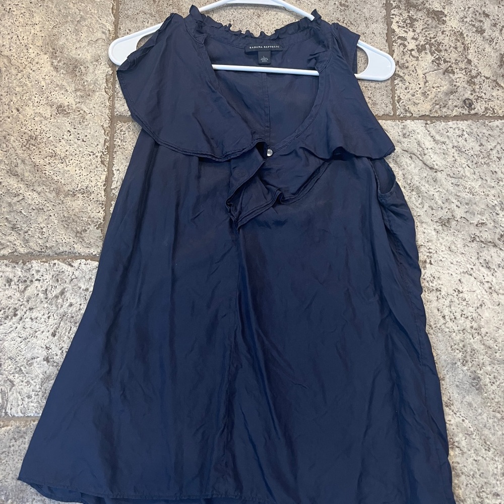 Banana Republic Navy Silk Ruffleed sleeveless blouse